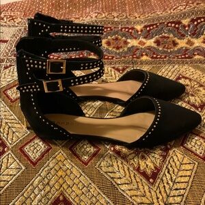 BAMBOO Black and Gold Flats with Classic Design